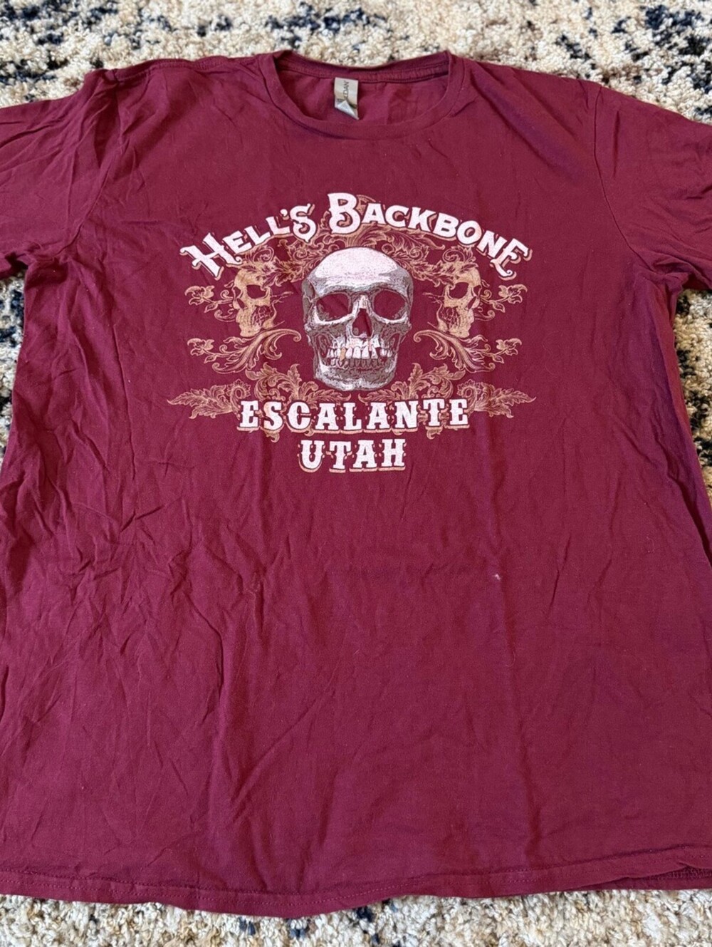 Hells Backbone Escalante Utah Skull Tee L Maroon